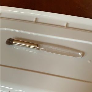 Trish mcevoy number 23 crease contour brush